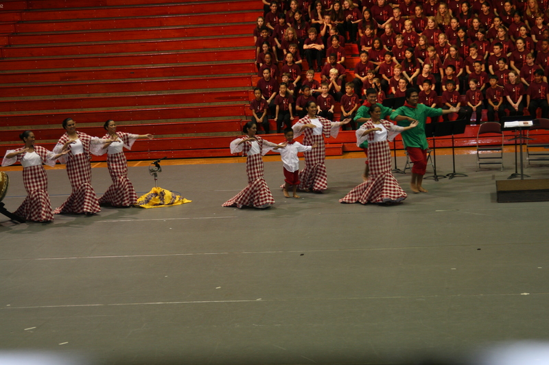 Filipino Dancers