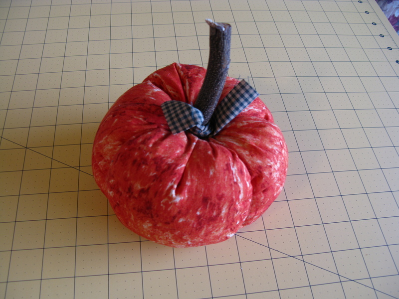 This is a "medium" pumkin. It in on a one inch grid cutting mat.