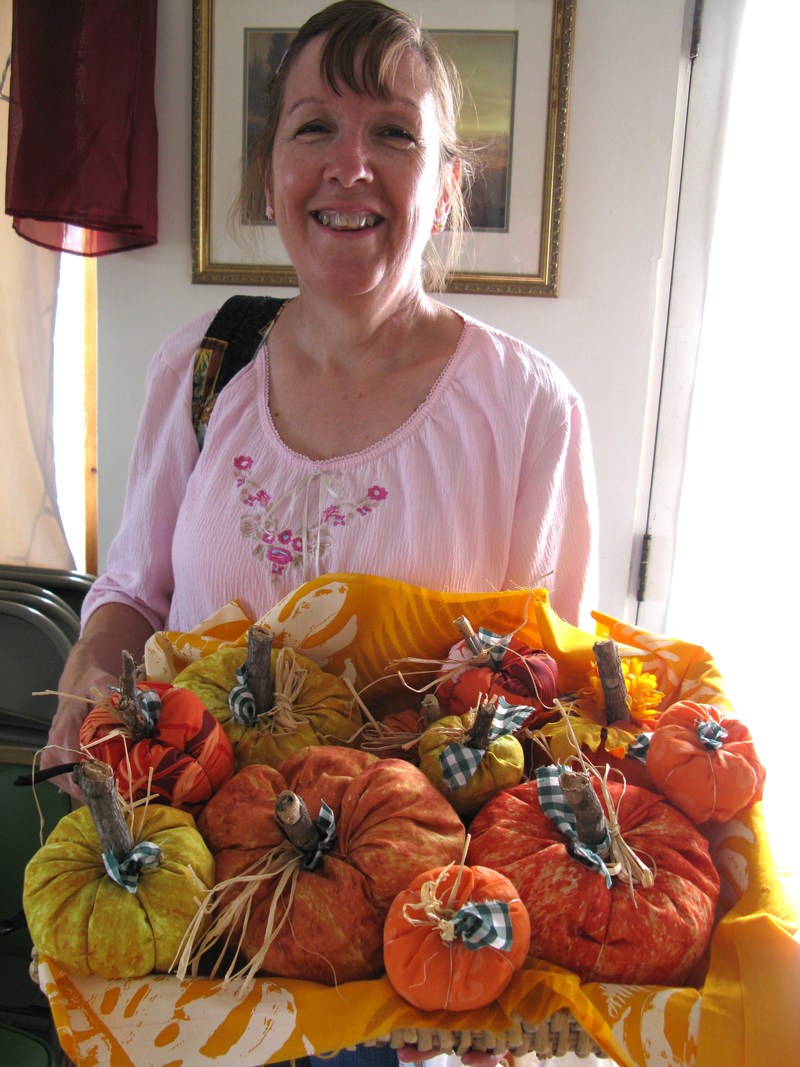 Cindy with all her pumpins. She has 11 in the tray.