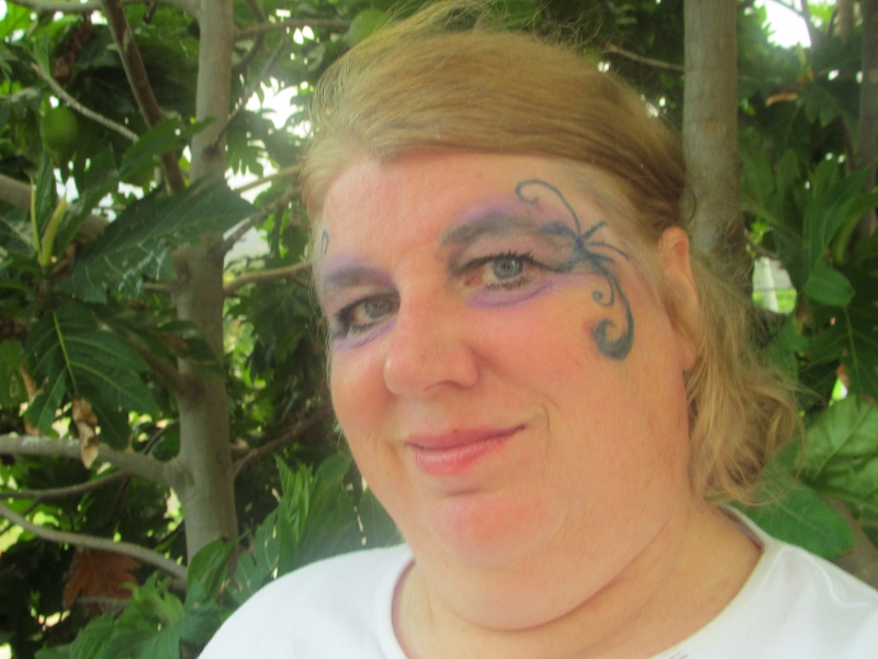 So after washing off parts of my makeup, I looked on the web for "fairy makeup" :-)