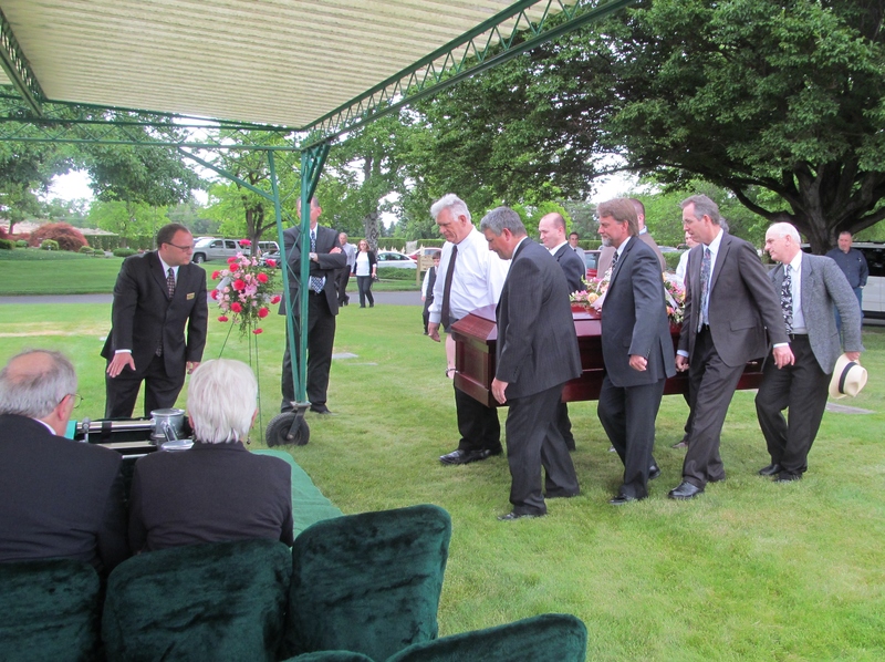 Bearing the Casket. Herman, Einan's Guy, Inge, Bishop, Don, Brent, xx, Perry, xx, Steve, Jim,  Murray.