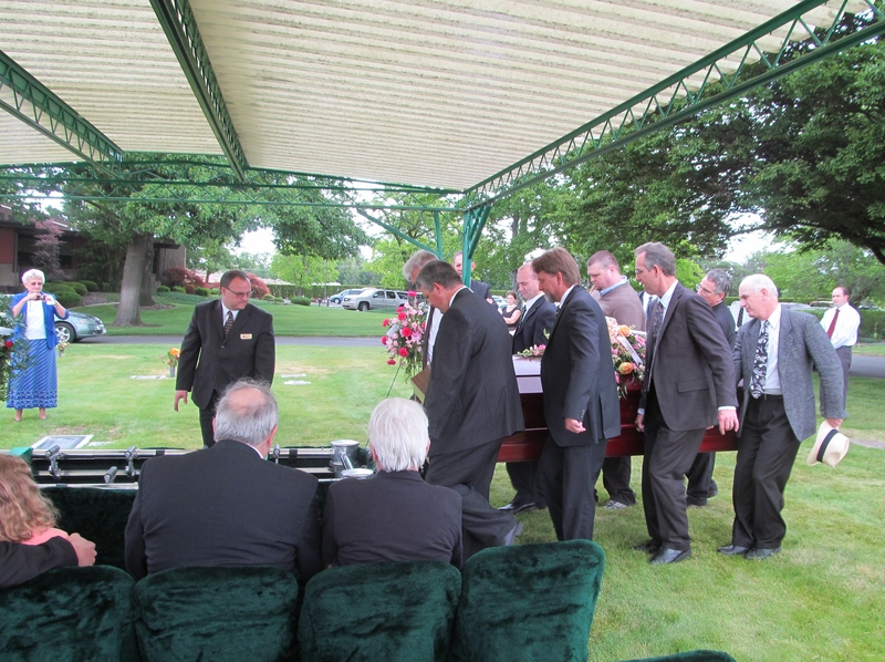 Bearing the Casket. Evee, Barbara, Herman, Einan's Guy, Inge, Don, Brent, Bishop, xx, Perry, xx, Steve, Jim,  Murray.