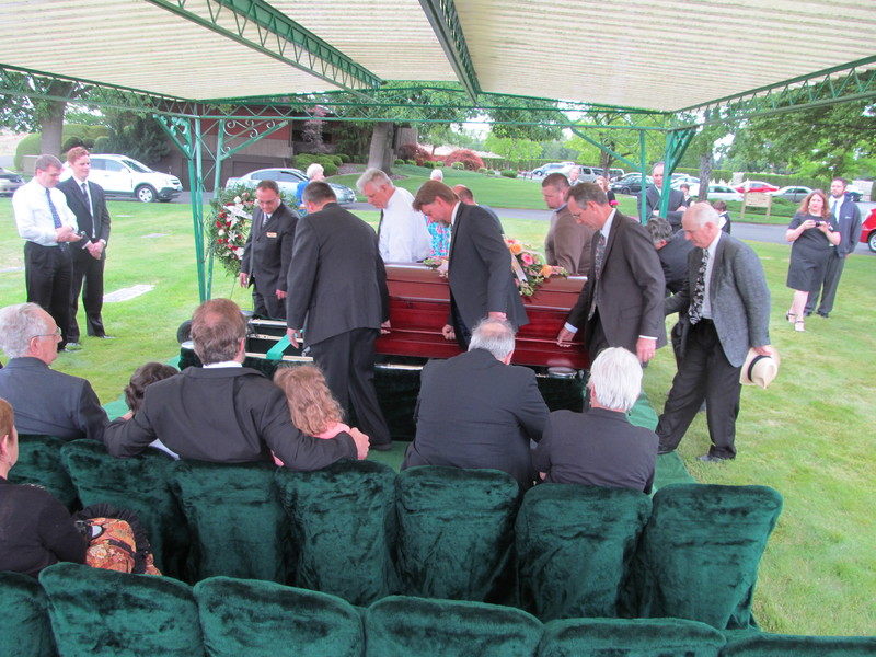 Bearing the Casket:Cindy, Larry, Joseph, David, Becca, Eric, Einan's Guy, Evee, Barbara, Brent, Don, Perry, xx, Herman, xx, Steve, Bishop, Jim,  Murray, LeAnn, James