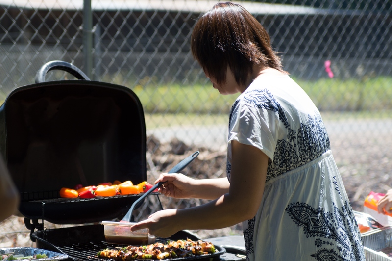 Aisa Johnson at the grill.