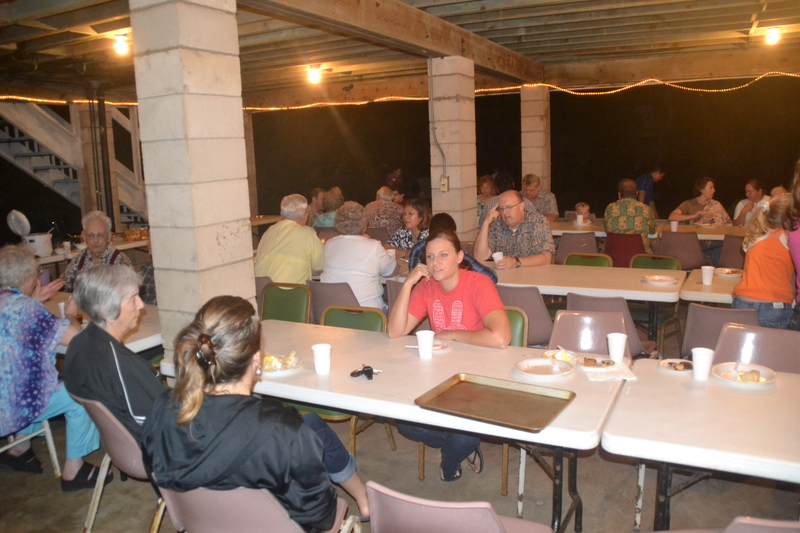 crowd, Larry Colton, Jean Colton, Michelle Blimes, Wagner, Cary Countryman, Curtis