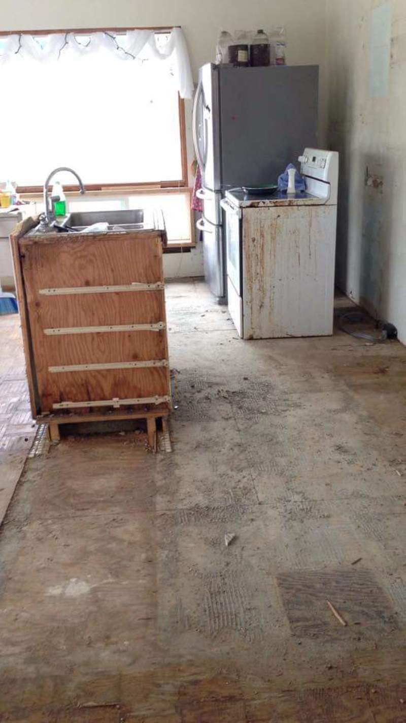 Here is our sad looking kitchen in Laie. Hopefully in the next week or so, it will become amazing!