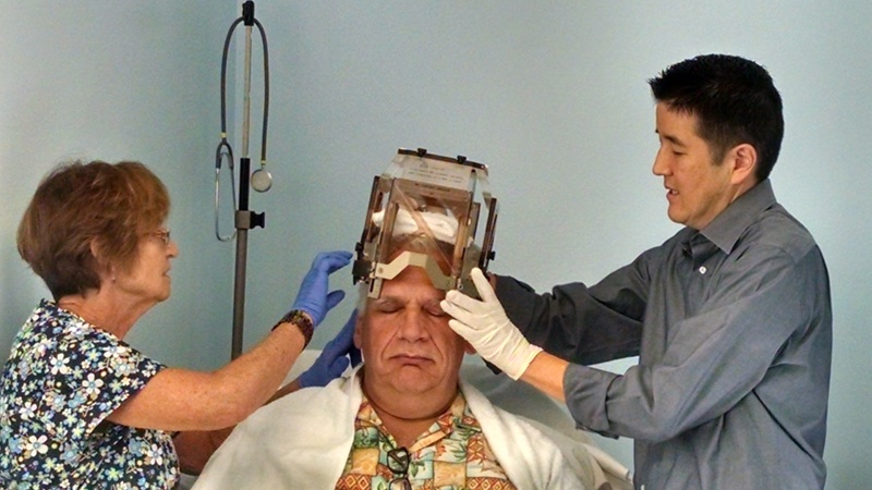 They position the frame on my head.