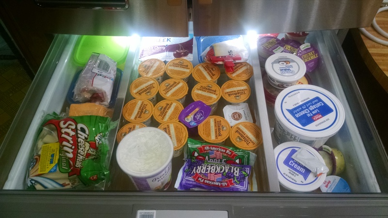 Middle drawer with food.