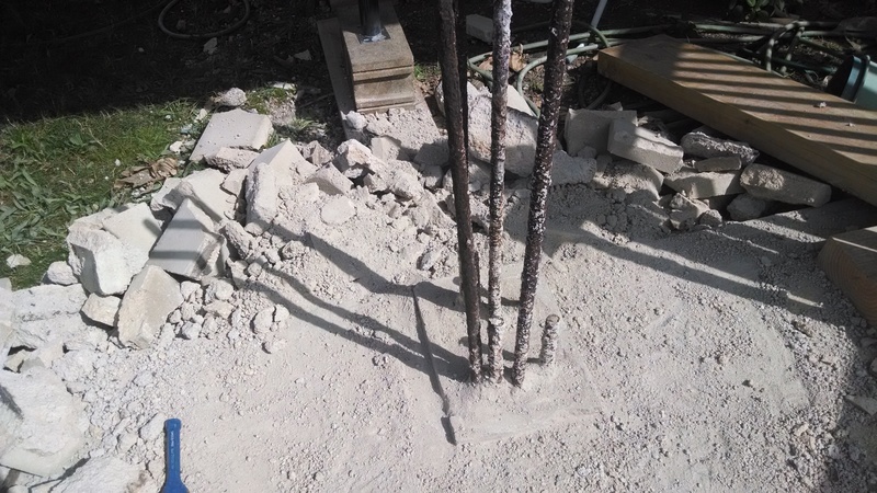 NW pillar at bottom.