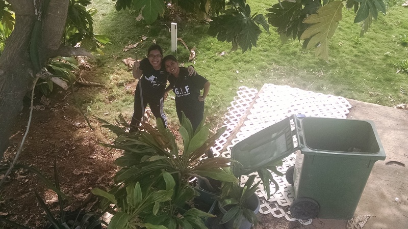 Sister Yau and Sister De Guzman came to help us in the yard. It was Sister De Guzman's first time doing service while on her mission. :-)