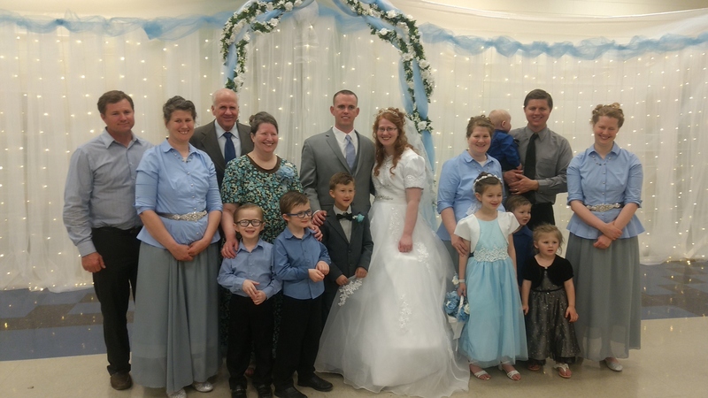 David and Kristine and their children and grandchildren, including the bride (Sarah Clayton Jensen) and groom (Daniel Jensen).