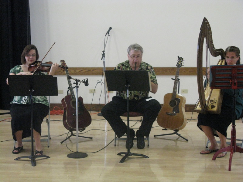 We were delighted with the Irish music played by South Wind.