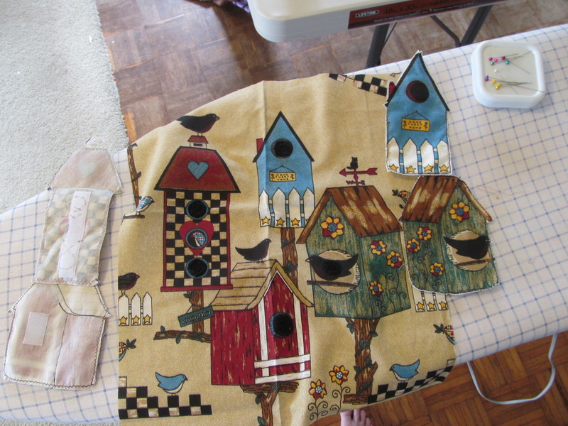 The birdhouses have sort of matching pieces that velcro on and off.